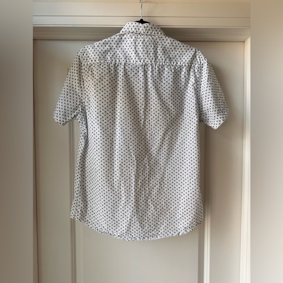 Denim & Flower Men’s Button Up Tee - Picture 2 of 3